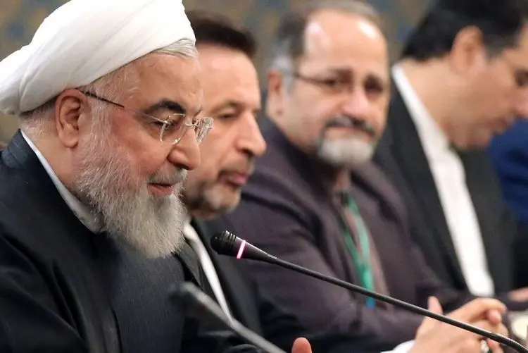 تبعات "بی‌خبری" رئیس‌جمهور