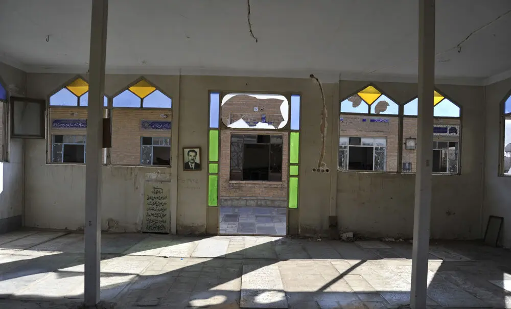 (تصاویر) وضعیت اسفناک یک قبرستان در قم