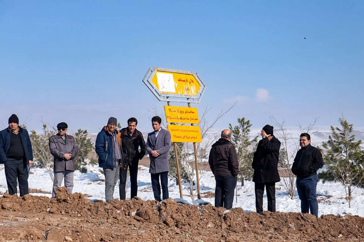 (تصاویر) نابودی ۴۰ تن کالای قاچاق در مشهد
