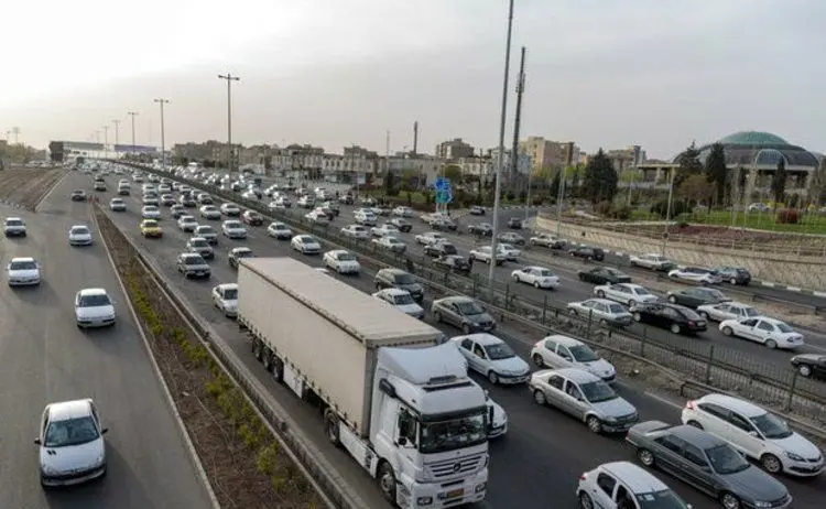ترافیک نیمه‌سنگین در آزادراه تهران- کرج و کرج- قزوین