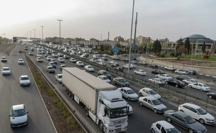 ترافیک نیمه‌سنگین در آزادراه تهران- کرج و کرج- قزوین