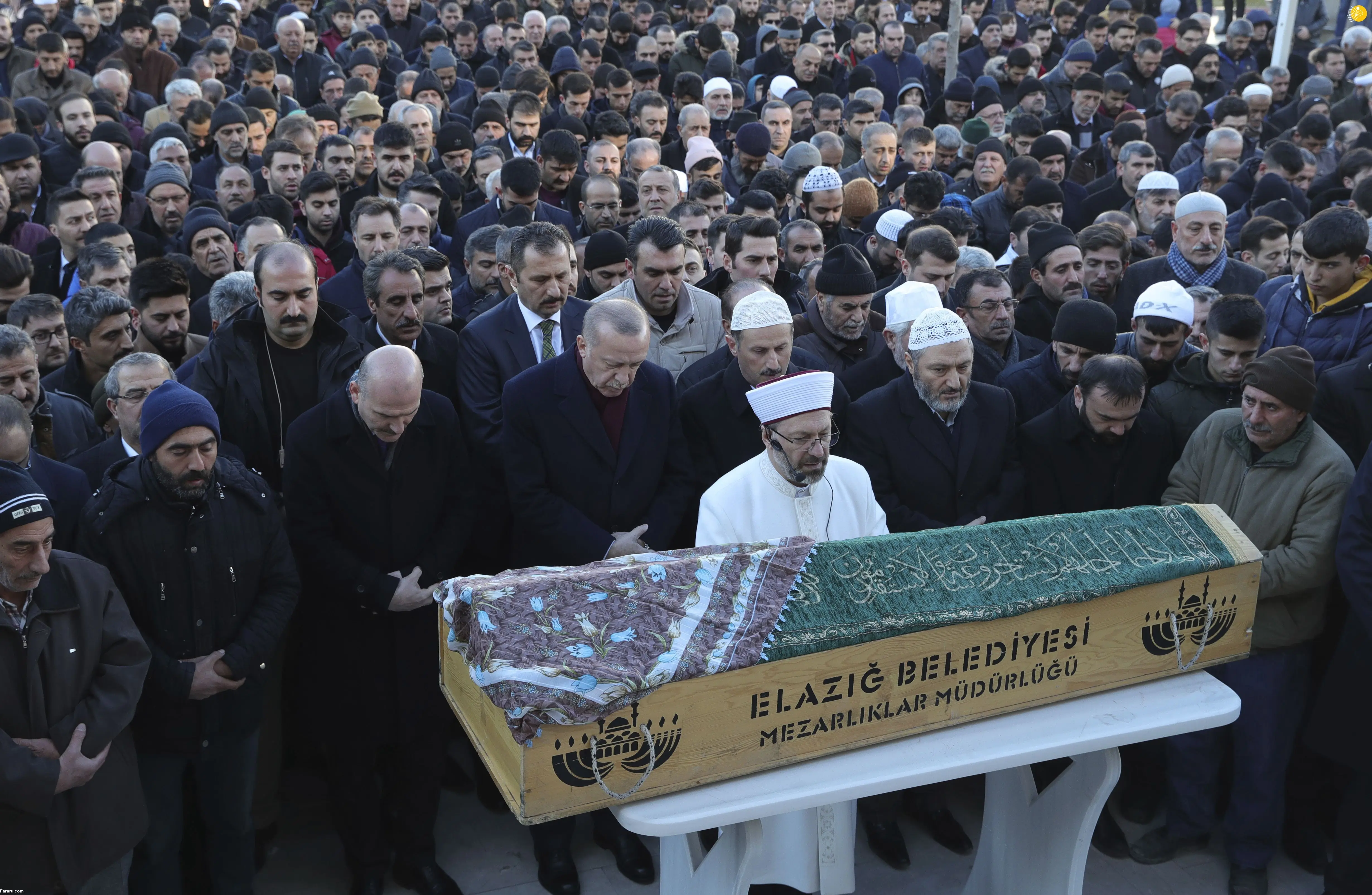 (تصاویر) اردوغان در مناطق زلزله‌زده