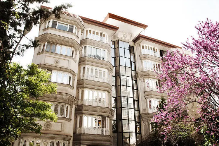 (جدول) قیمت آپارتمان در شرق و غرب تهران چند؟