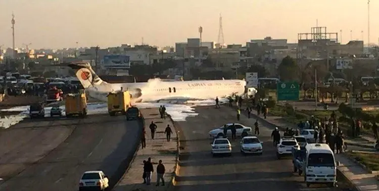 (عکس و فیلم) هواپیمای مسافربری کاسپین تهران - ماهشهر از باند خارج شد