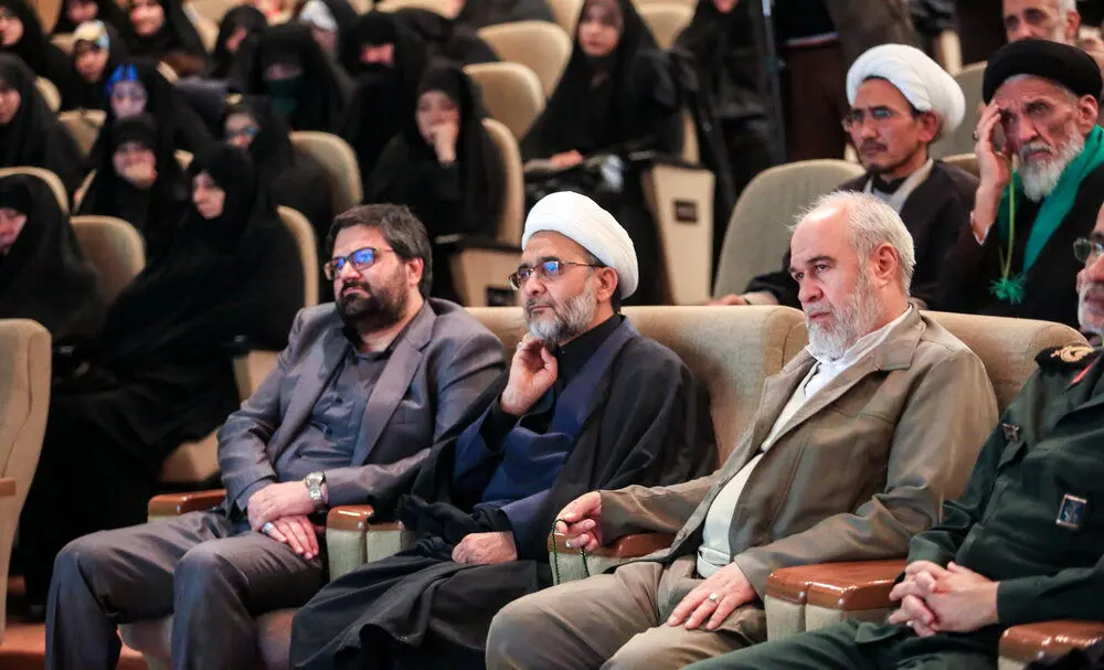(تصاویر) رونمایی از شناسنامه شهید سردار سلیمانی
