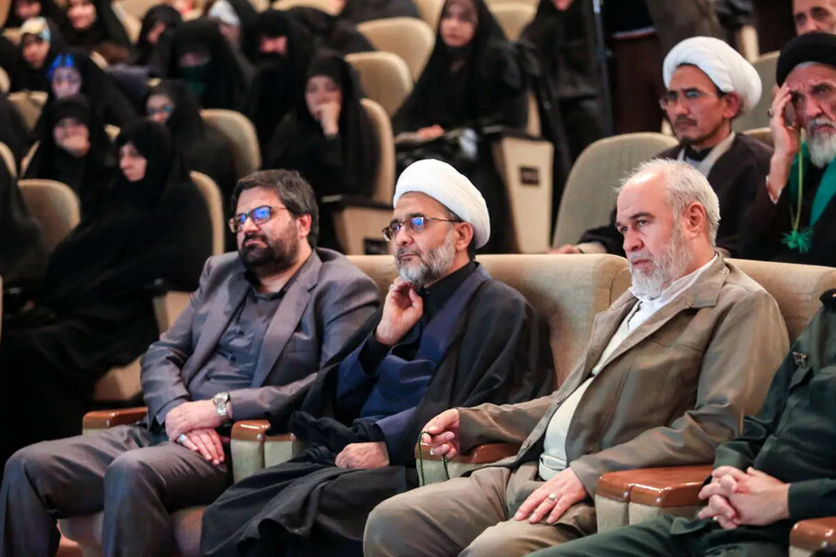 (تصاویر) رونمایی از شناسنامه شهید سردار سلیمانی