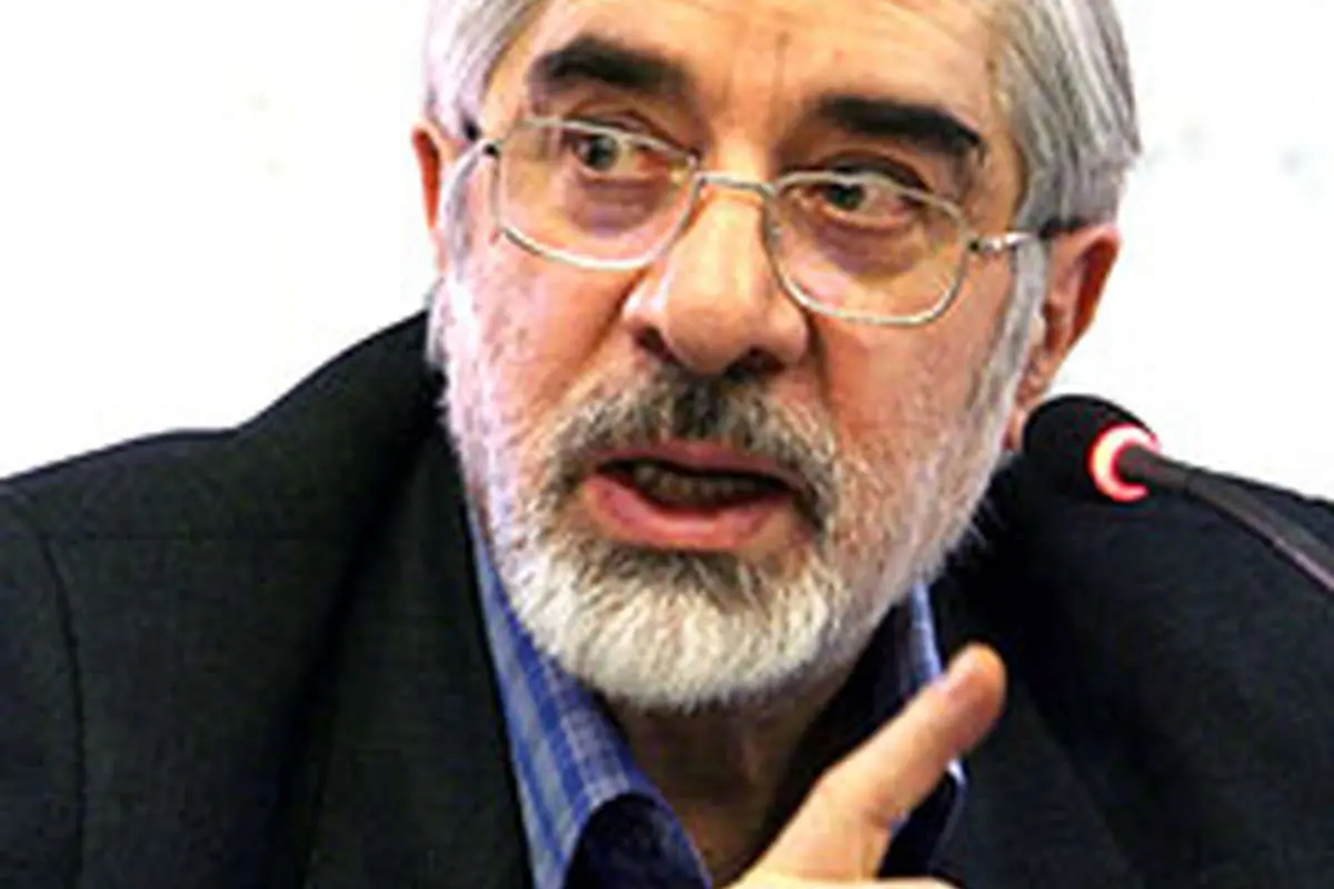 این آقا آگاهانه دروغ می گوید
