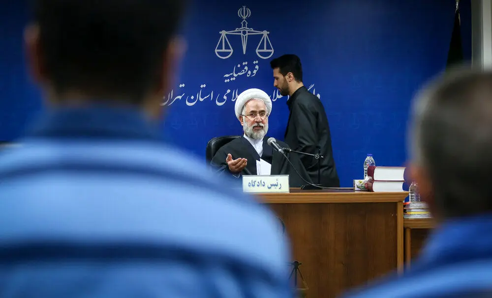 (تصاویر) نخستین دادگاه محاکمه ۱۲ اخلالگر نظام ارزی