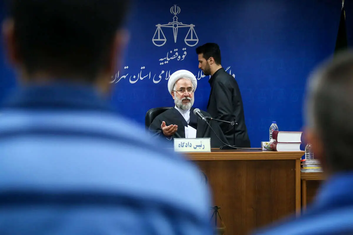 (تصاویر) نخستین دادگاه محاکمه ۱۲ اخلالگر نظام ارزی