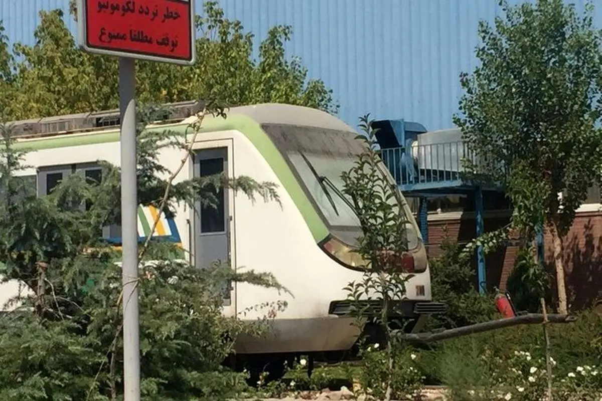 ادامه خاکخوردن قطارهای مترو در کرج