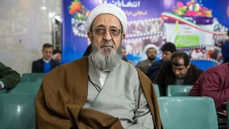 واکنش غفاری به اظهارات کدخدایی درباره ۹ متر عمامه