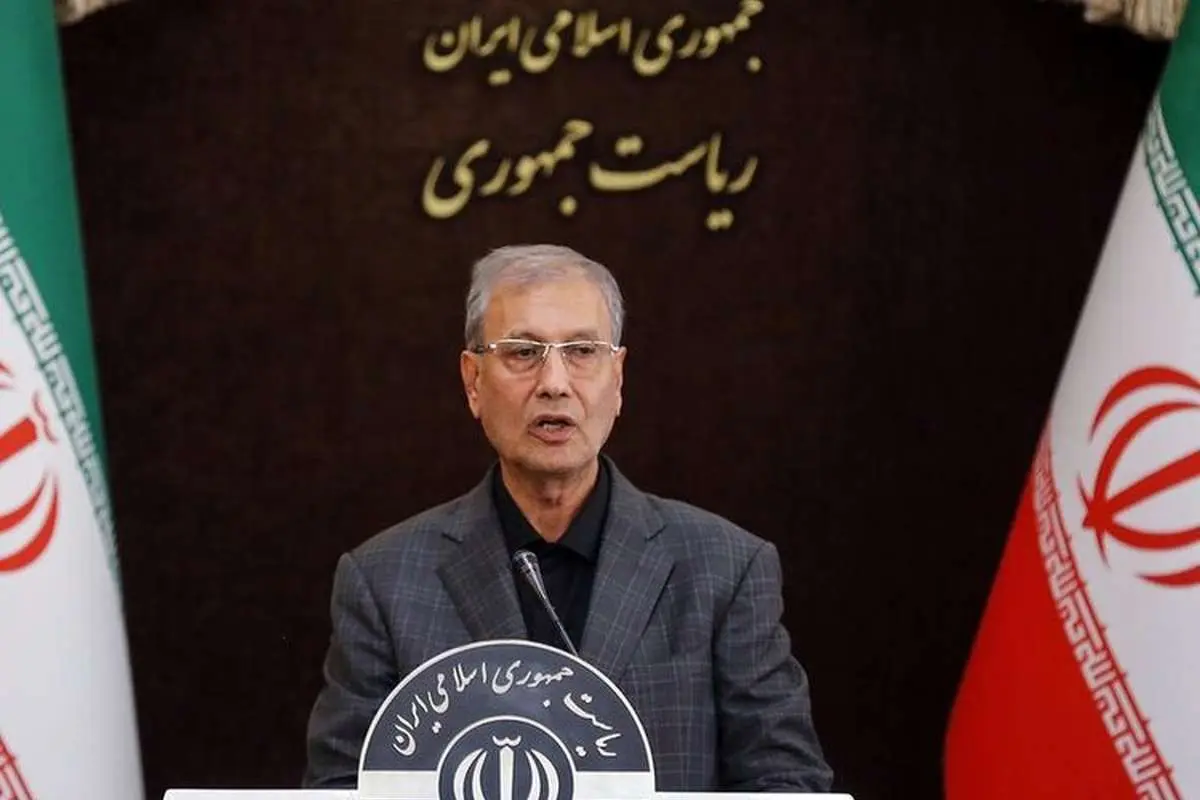 ربیعی: ایرانیان حاضر در چین فردا به تهران منتقل خواهد شد