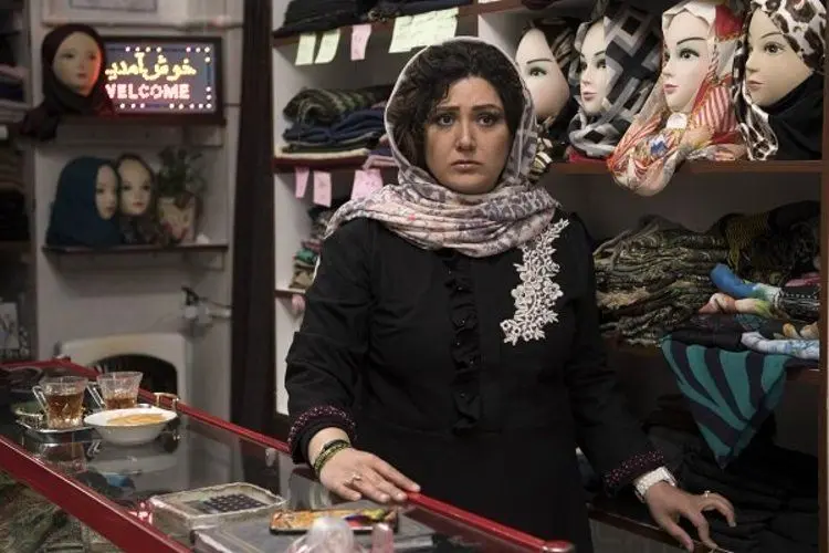 نقد و بررسی فیلم عامه پسند؛ و هر آنچه باید درباره این فیلم بدانید