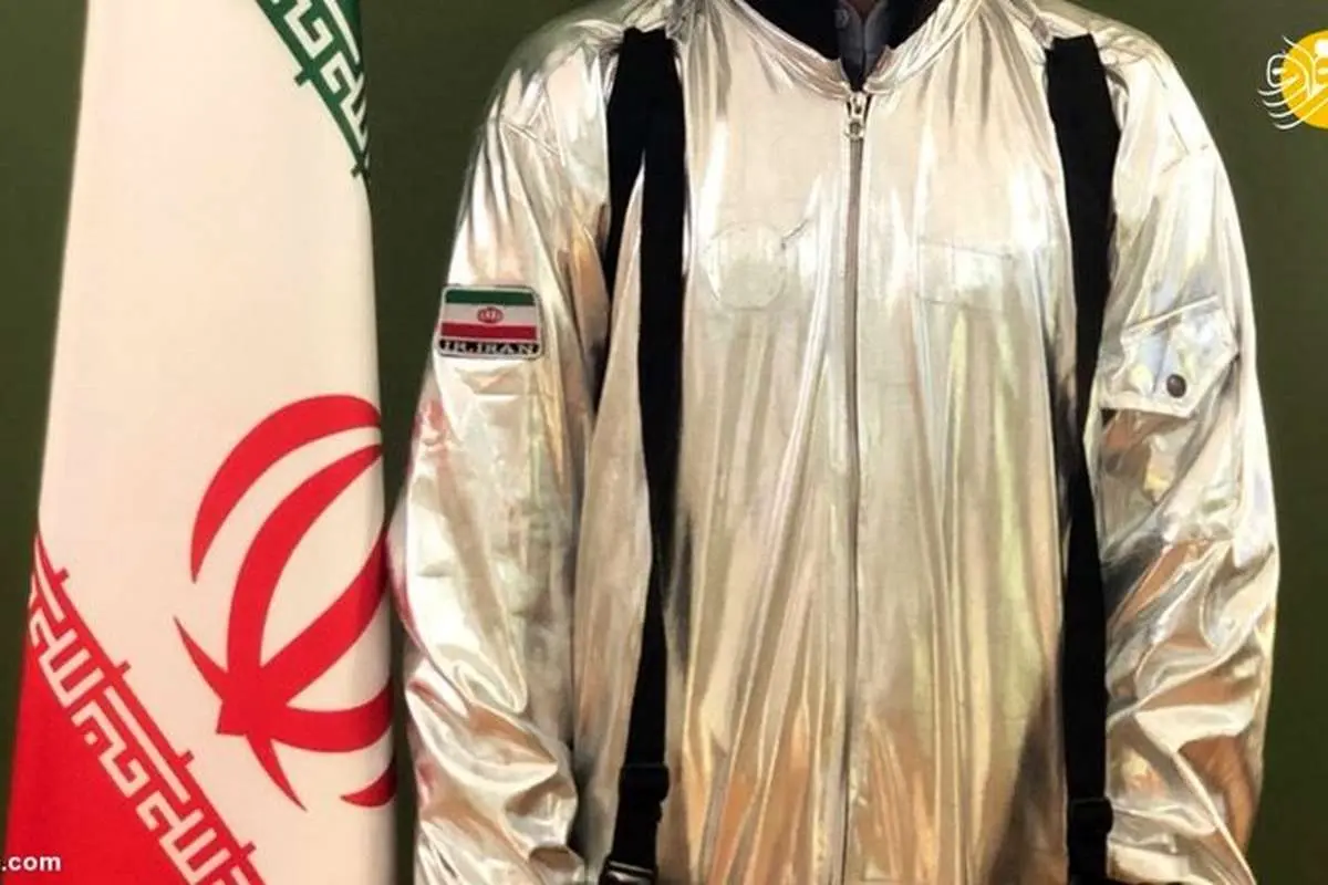 (تصاویر) لباس فضانوردی ایرانی آذری جهرمی سوژه شد؛ این لباس فضانوردی ۲۰ دلار است!