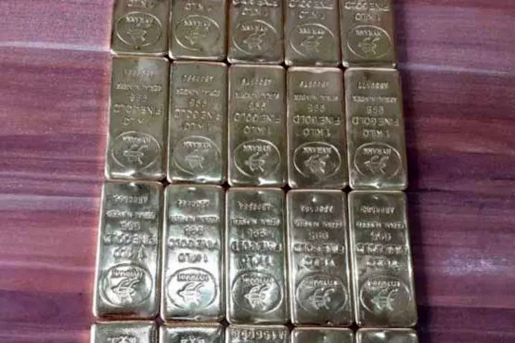 (تصویر) کشف محموله بزرگ شمش طلای قاچاق در کردستان