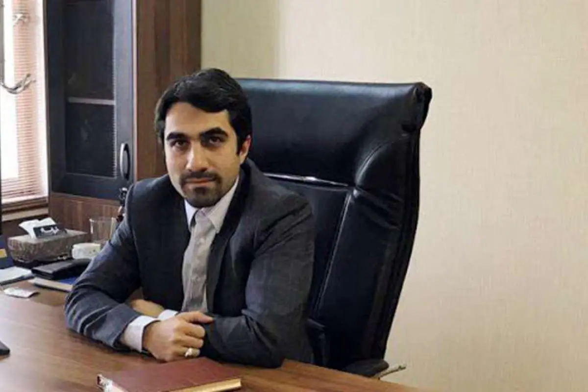 (عکس) پسر موسوی لاری شهردار شد