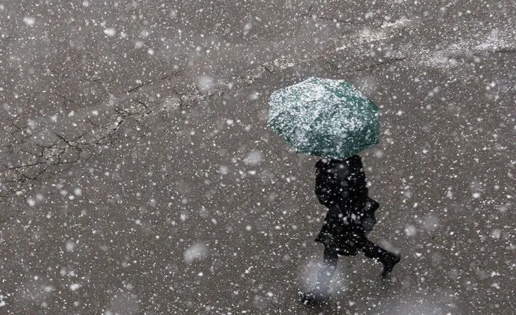 آغاز بارش برف و باران و کاهش ۱۵ درجه‌ای دما