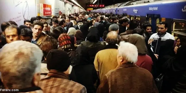معمای ریزش مسافر از مترو