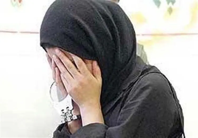 زن جوان: دور هم نشینی‌های شبانه در خوابگاه دانشجویی مرا به کارتن خوابی کشاند