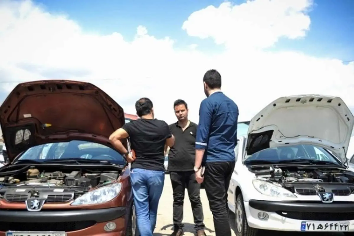 قیمت روز خودروهای سایپا و ایران خودرو شنبه ۵ بهمن؛ پژو ۲۰۶ به ۱۲۰ میلیون تومان رسید