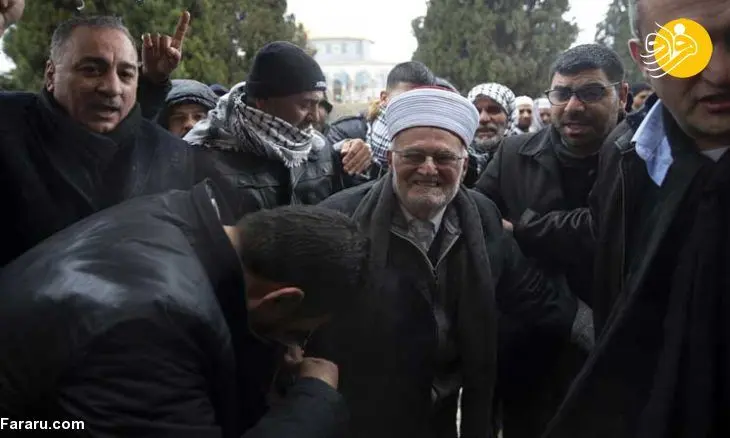 (تصاویر) خطیب مسجد الاقصی روی دوش فلسطینی‌ها