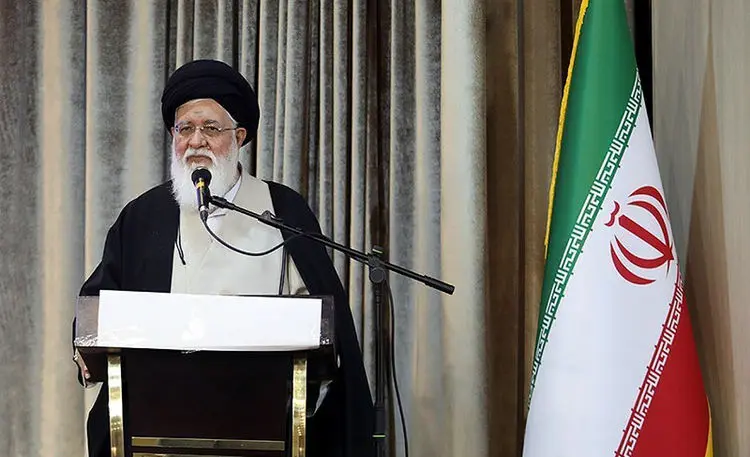 فقهای شورای نگهبان به اندازه وزن برخی نماز شب خوانده‌اند / با دشمن همصدا شده‌اند که این انتخابات تشریفات است