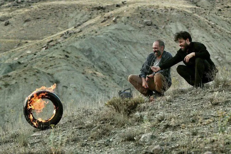 نقد و بررسی فیلم آتابای؛ و هر آنچه باید درباره این فیلم بدانید