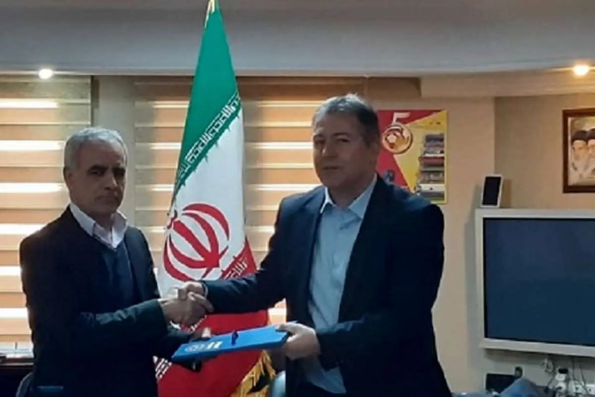 (عکس) امضای قرارداد سرمربی جدید تیم ملی