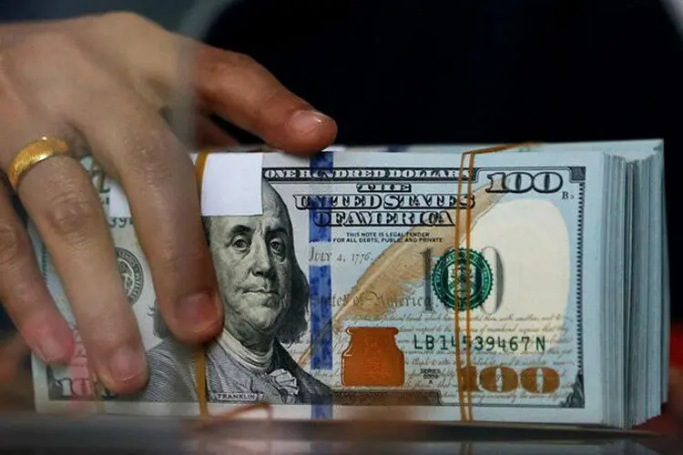 قیمت‌ها در بازار ارز بالا رفت؛ دلار در آستانه ورود به کانال ۱۴