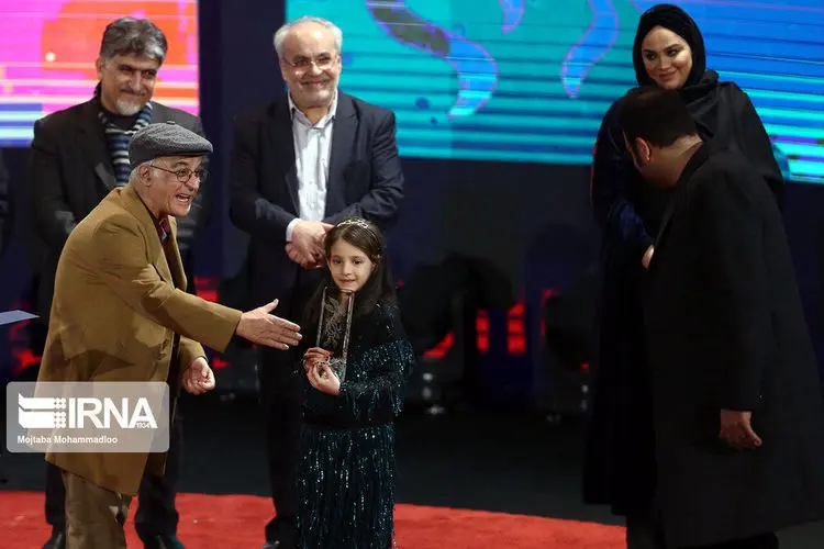 (عکس) دختری که سیمرغ پیمان معادی را گرفت