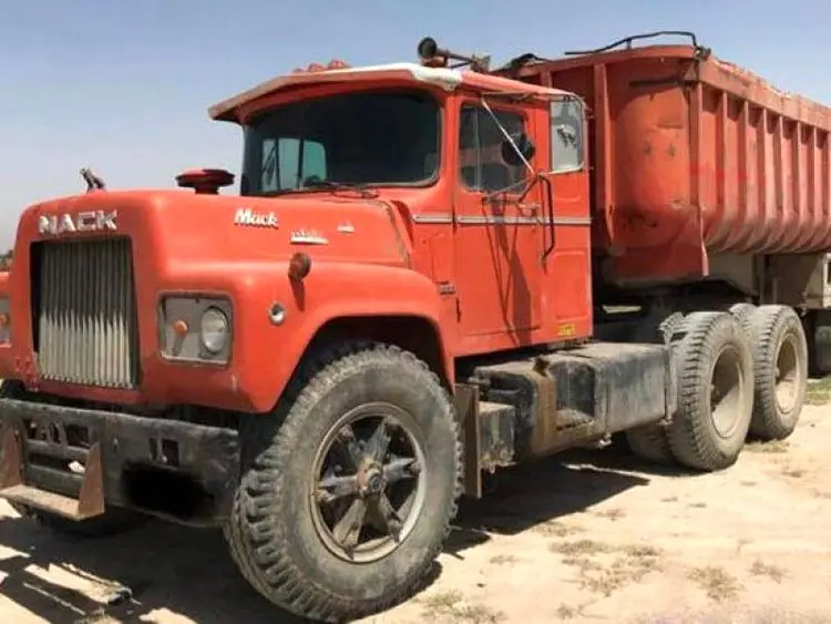 کامیون ماک ۴۰ ساله در ایران ۴۰۰ میلیون تومان!