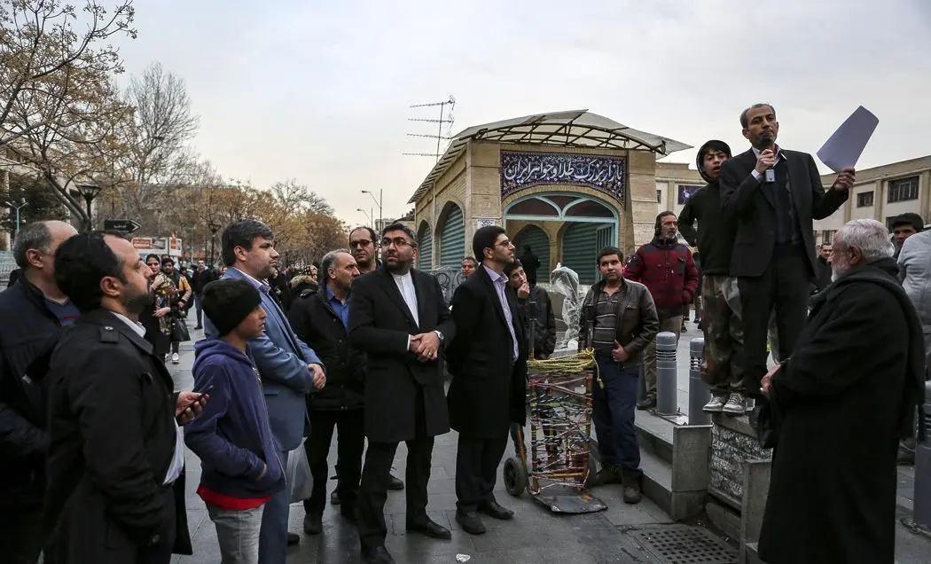 (تصاویر) معرکه‌ کاندیداهای اصولگرا در بازار تهران