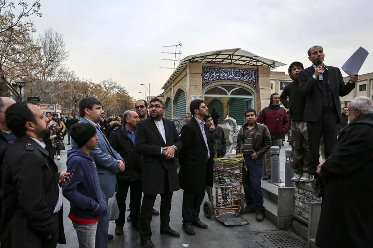 (تصاویر) معرکه کاندیداهای اصولگرا در بازار تهران