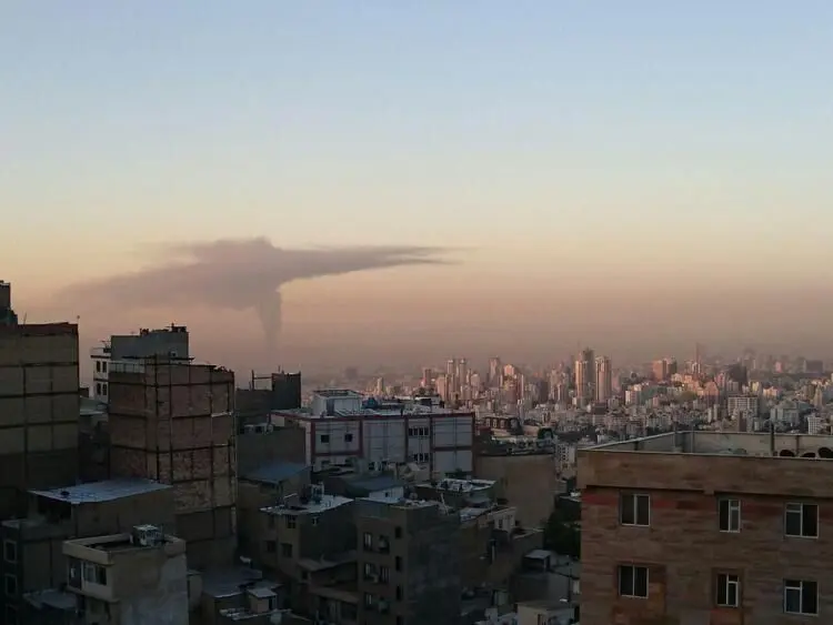 دود غلیظ در آسمان تهران