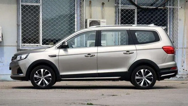 شاسی بلند ۷ نفره «فردا SX6» چه مشخصاتی دارد و با چه قیمتی روانه بازار ایران می‌شود؟