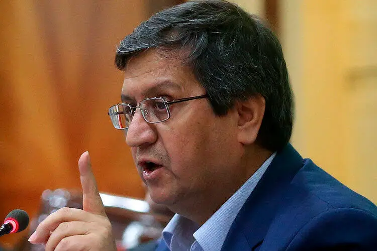 همتی: تورم به زیر ۲۰ درصد می‌رسد و دلار کنترل می‌شود