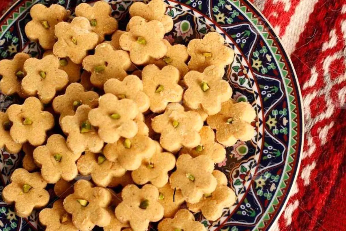 طرز تهیه شیرینی نخودچی خانگی مخصوص عید نوروز