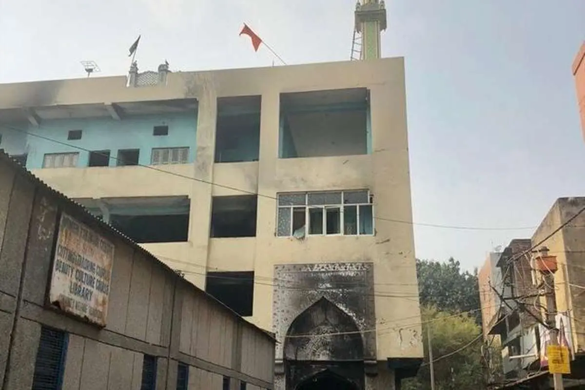 (تصاویر) آتش زدن ۹ مسجد و صدها قرآن به دست هندوها