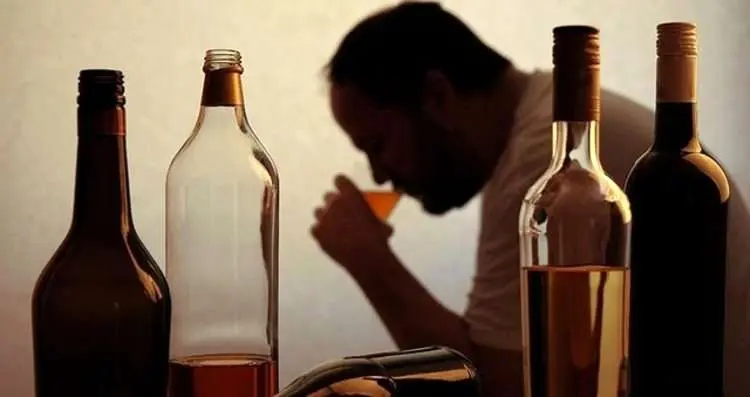 هشدار نسبت به افزایش مسمومیتهای الکلی