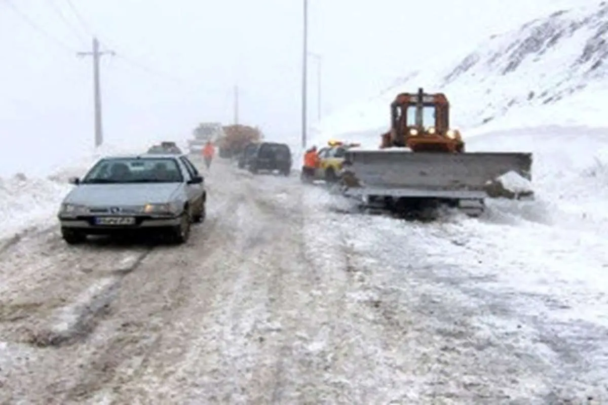 بارش شدید برف در محورهای هراز و فیروزکوه