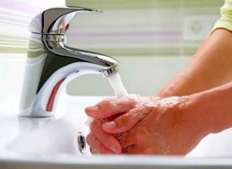 کرونا چگونه منتقل می‌شود؟