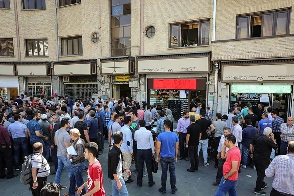 قیمت دلار، سکه و طلای ۱۸ عیار؛ اولین واکنش‌ها به قرار گرفتن در لیست سیاه FATF