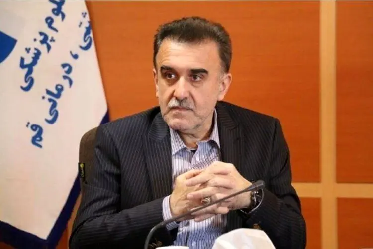 مسئول مبارزه با کرونا در قم به قرنطینه رفت