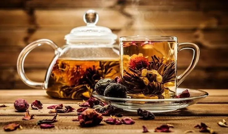 ۲ دمنوش برای تقویت سیستم ایمنی بدن در برابر کرونا
