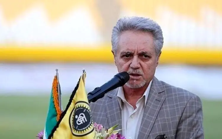 گاف عجیب مدیرعامل سپاهان روی خط زنده رادیو