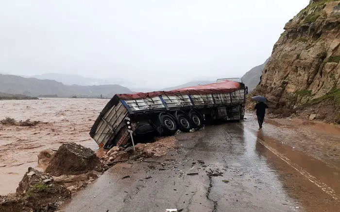 سیل در لرستان؛ از قطع راه‌های ارتباطی تا سنگربندی خرم‌آباد
