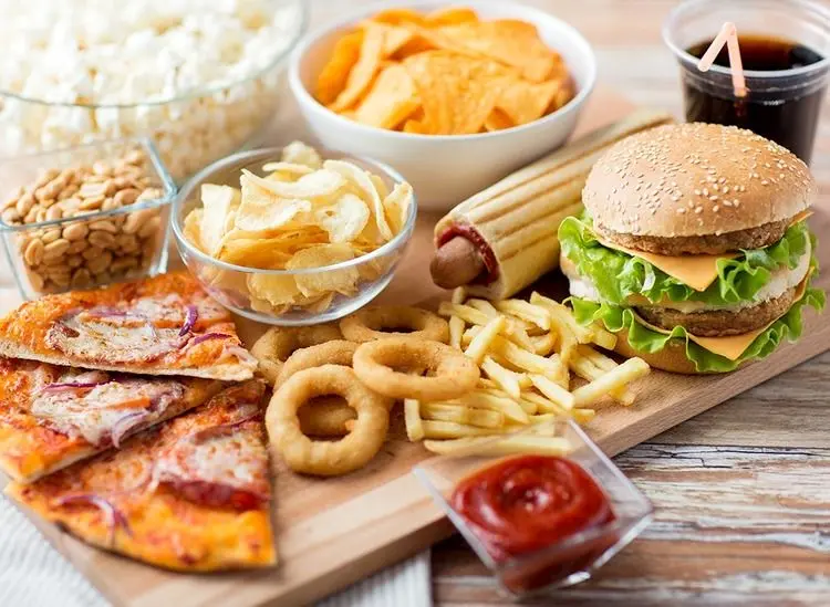 فست فود‌ها احتمال انتقال ویروس کرونا را افزایش می‌دهند؟