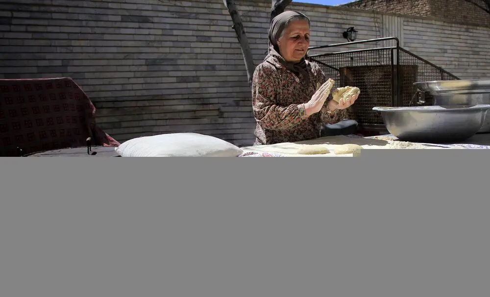(تصاویر) کرونا و پخت نان در خانه