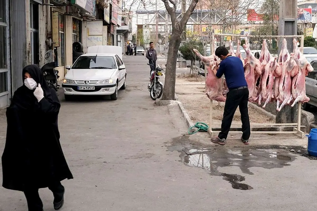 تصاویر عجیب از قم؛ اینجا کسی کرونا را جدی نمیگیرد!