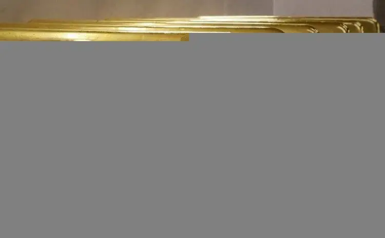 ریزش قیمت طلا در پی هجوم فروشندگان به بازار